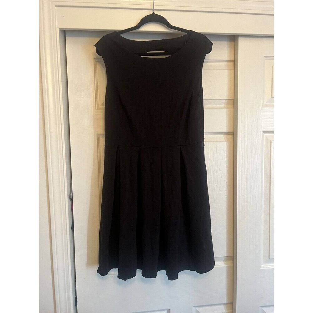 Eliza J Women Size 14 Fit Flare Black Sleeveless Scoop Neck Dress Gold Accents